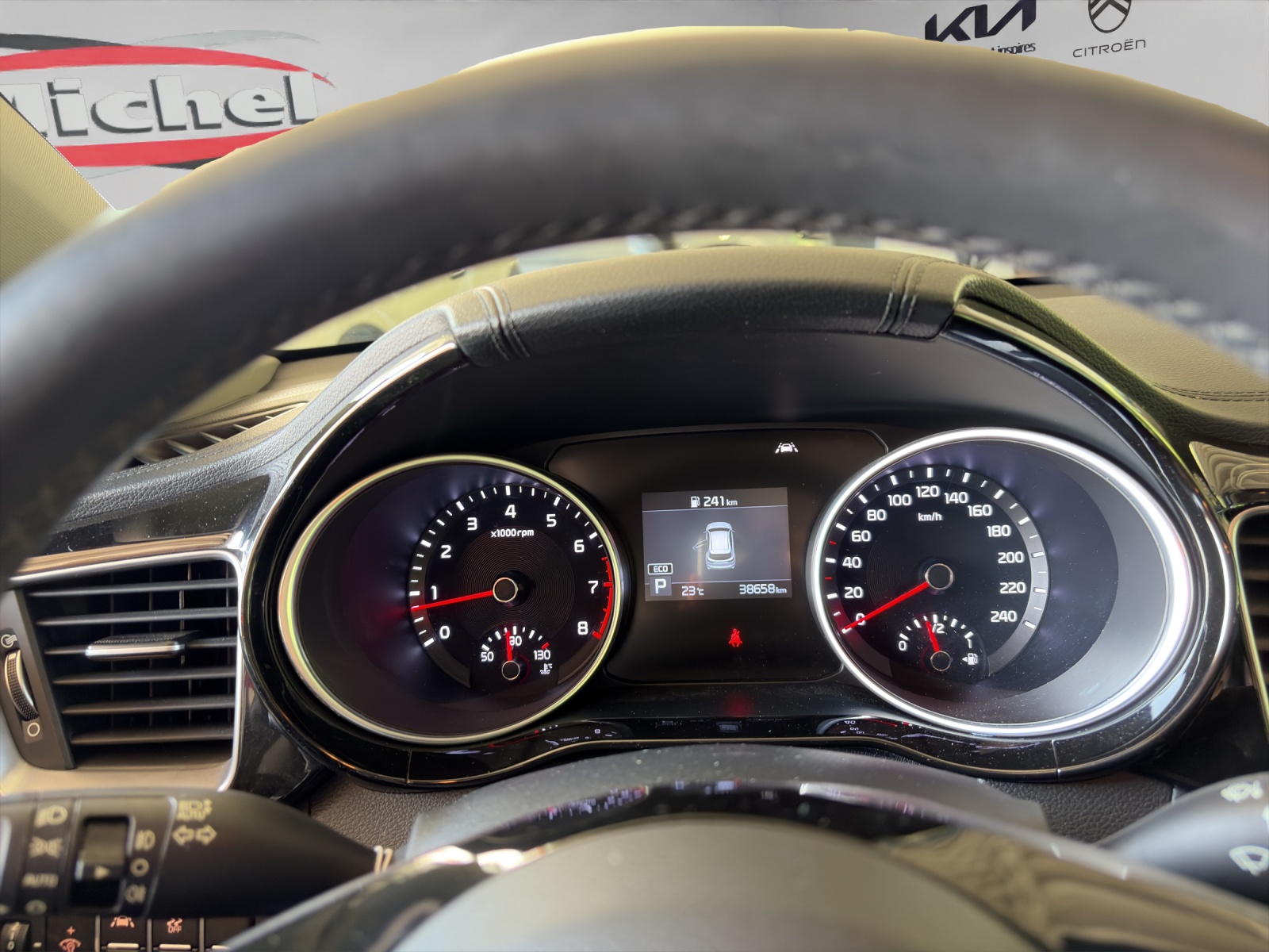 KIA Ceed 1.5 T-GDi MHEV Power DCT / Rückfahrkamera / Einparkhilfe hinten / Tempomat / Alarmanlage / inkl. Winterreifen-image-11