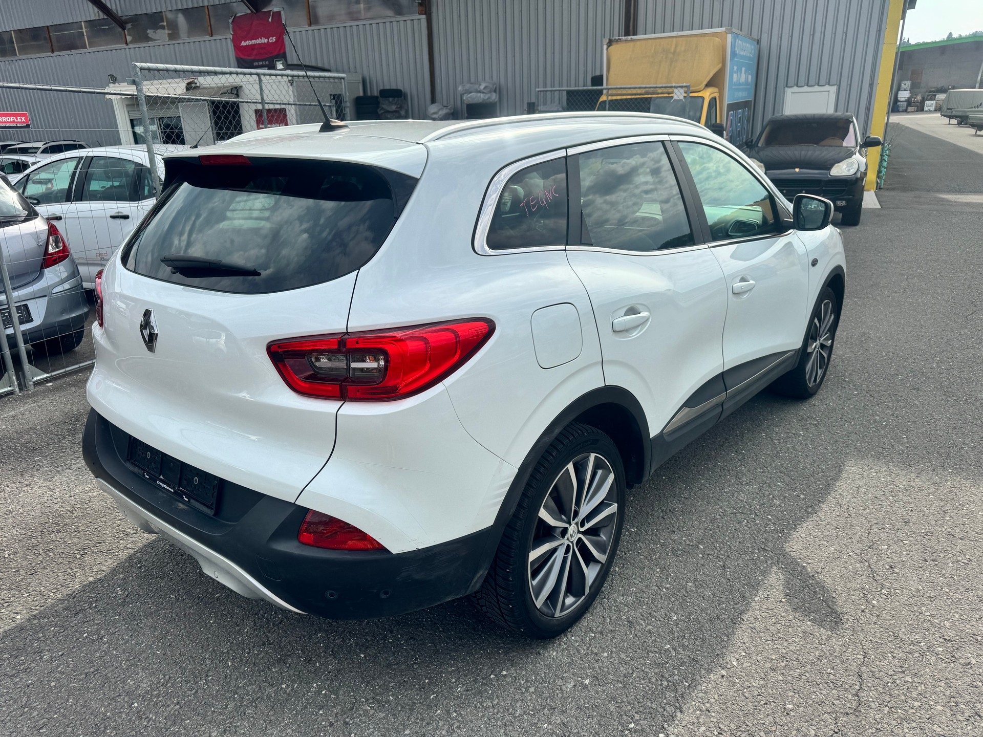 RENAULT Kadjar 1.6 16V Turbo Intens-image-4