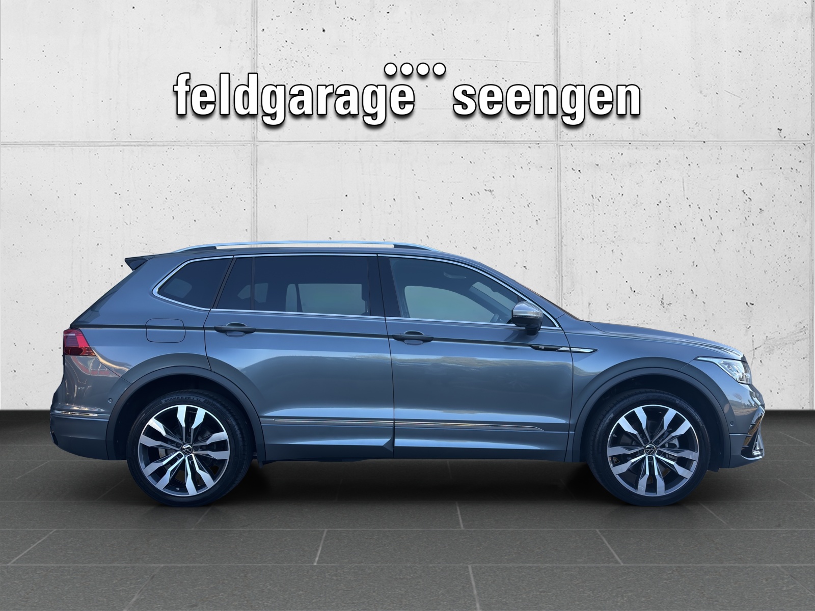 VW Tiguan Allspace 2.0 TDI SCR R-Line 4Motion DSG mit AHK, Panorama-Schiebedach, Winterräder, usw.-image-3