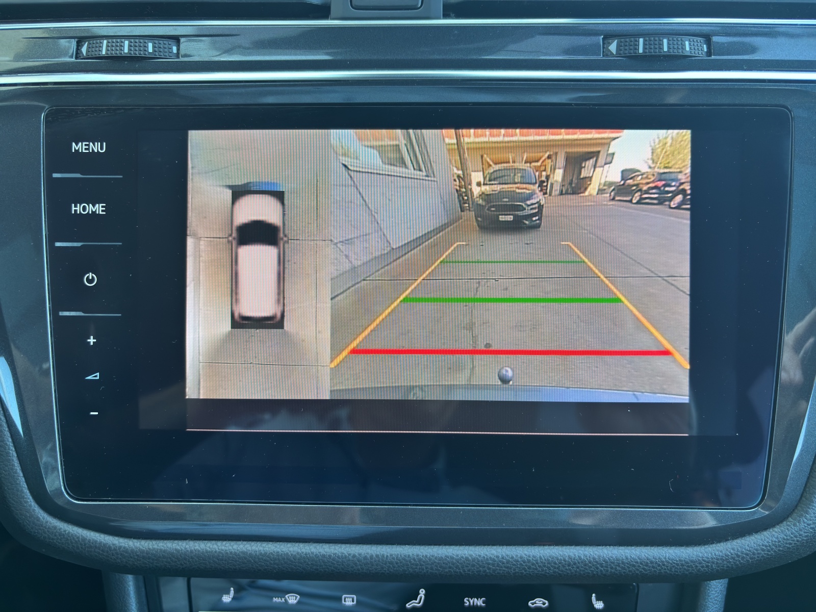 VW Tiguan Allspace 2.0 TDI SCR R-Line 4Motion DSG mit AHK, Panorama-Schiebedach, Winterräder, usw.-image-22