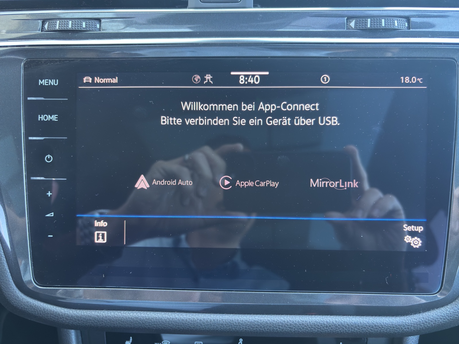 VW Tiguan Allspace 2.0 TDI SCR R-Line 4Motion DSG mit AHK, Panorama-Schiebedach, Winterräder, usw.-image-25