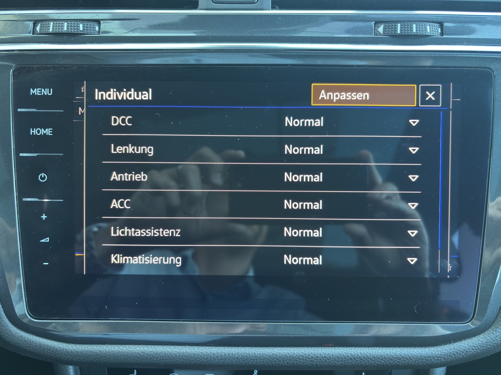VW Tiguan Allspace 2.0 TDI SCR R-Line 4Motion DSG mit AHK, Panorama-Schiebedach, Winterräder, usw.-image-27