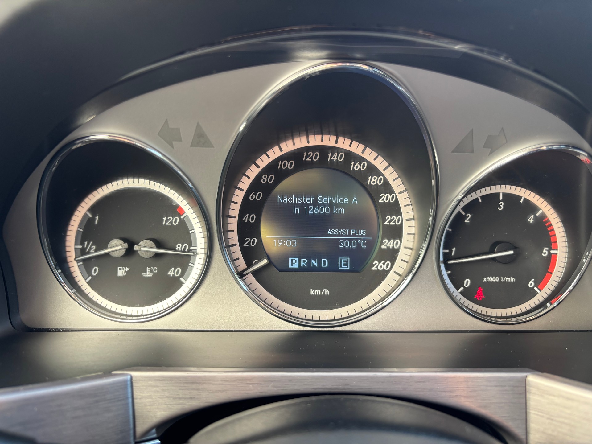 MERCEDES-BENZ GLK 220-image-4