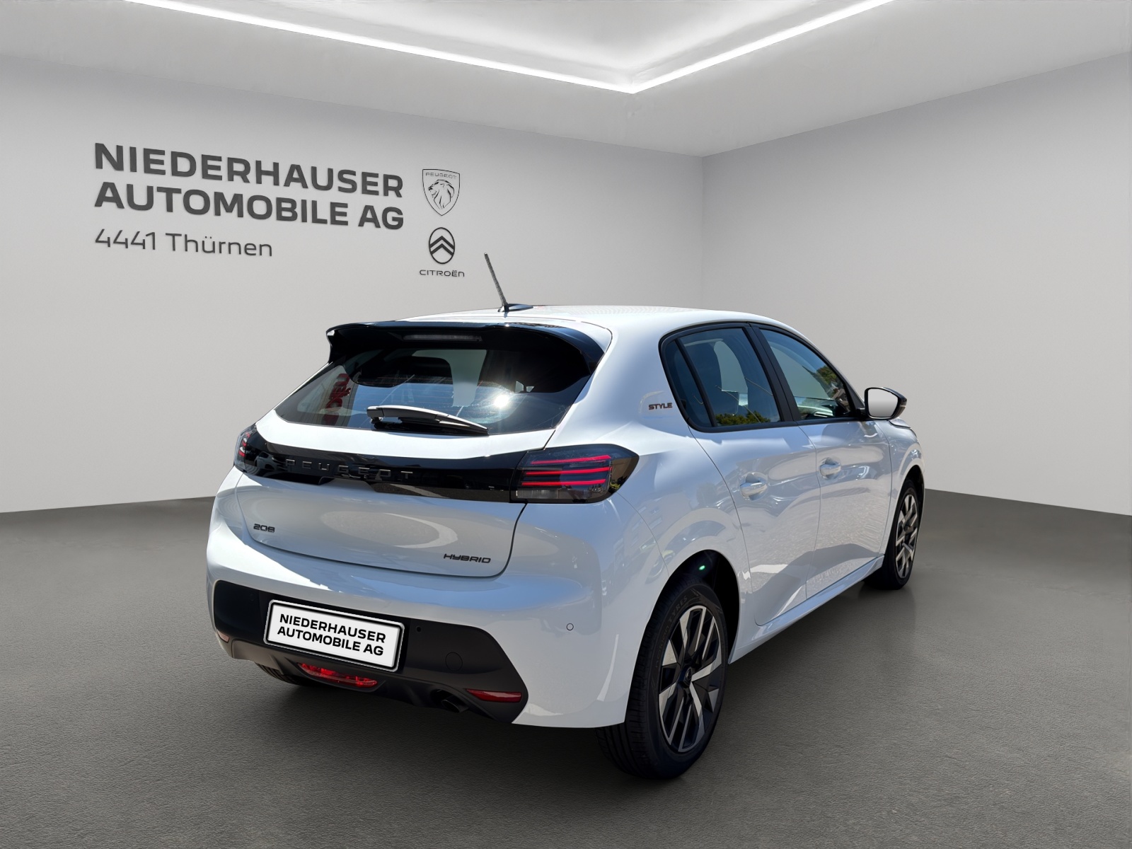 PEUGEOT 208 1.2 Hybrid Style-image-2