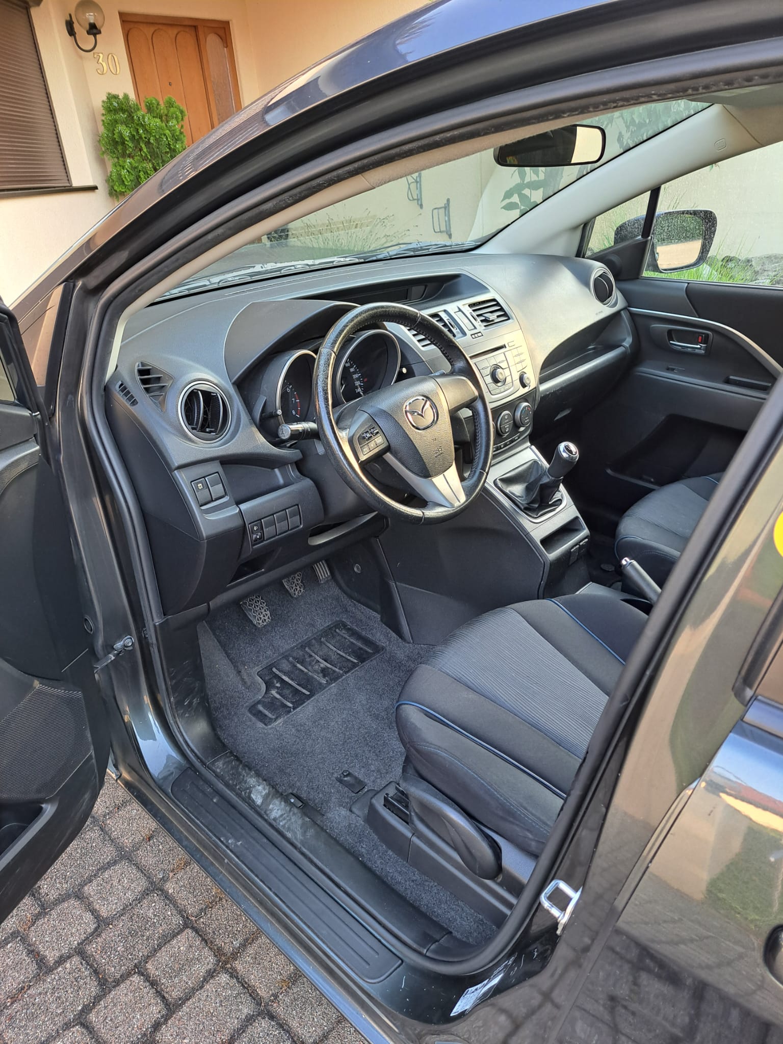 MAZDA 1.8 Confort-image-1