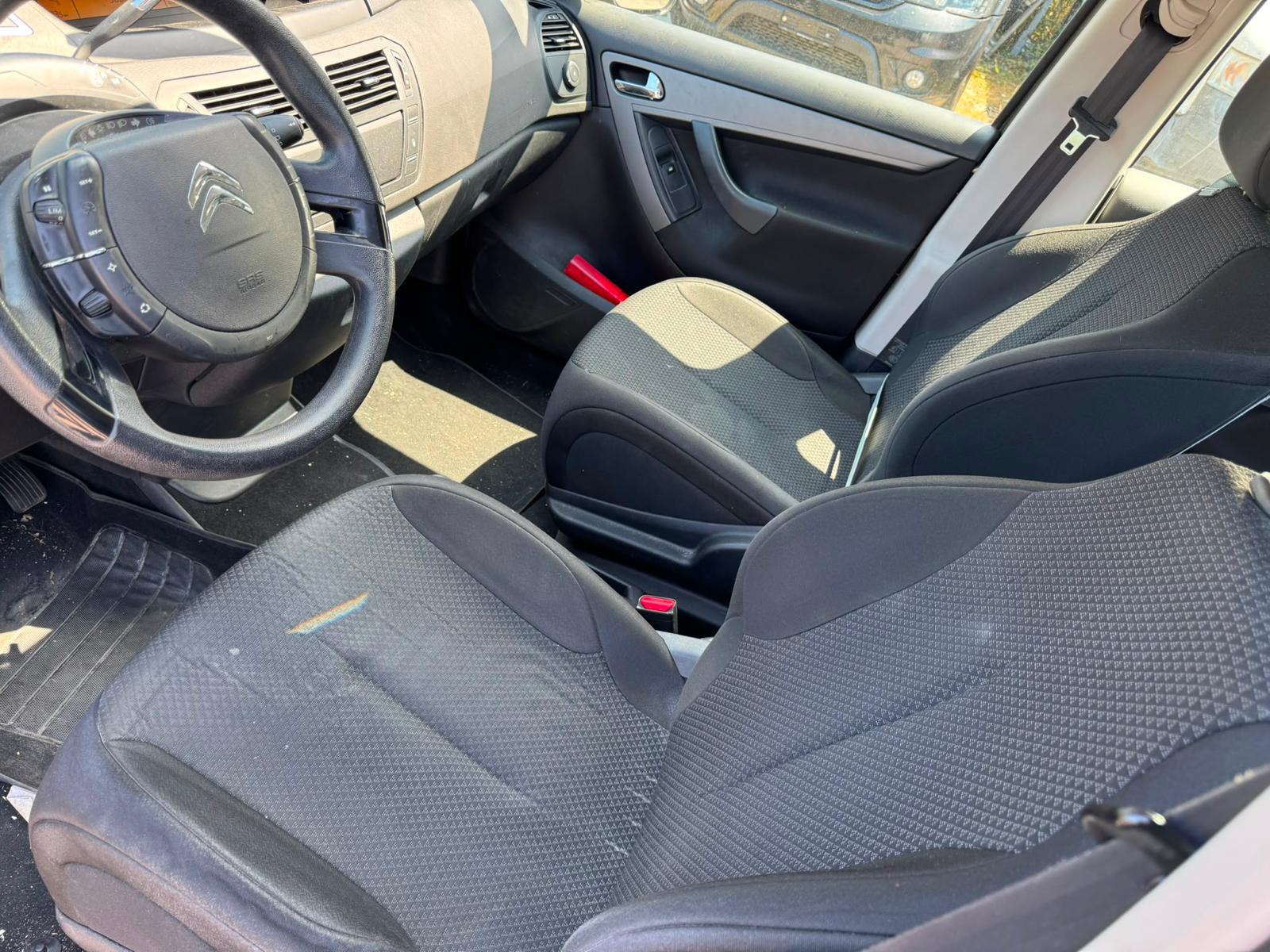 CITROEN Grand C4 Picasso 1.6 HDI 16V Séduction EGS6-image-12