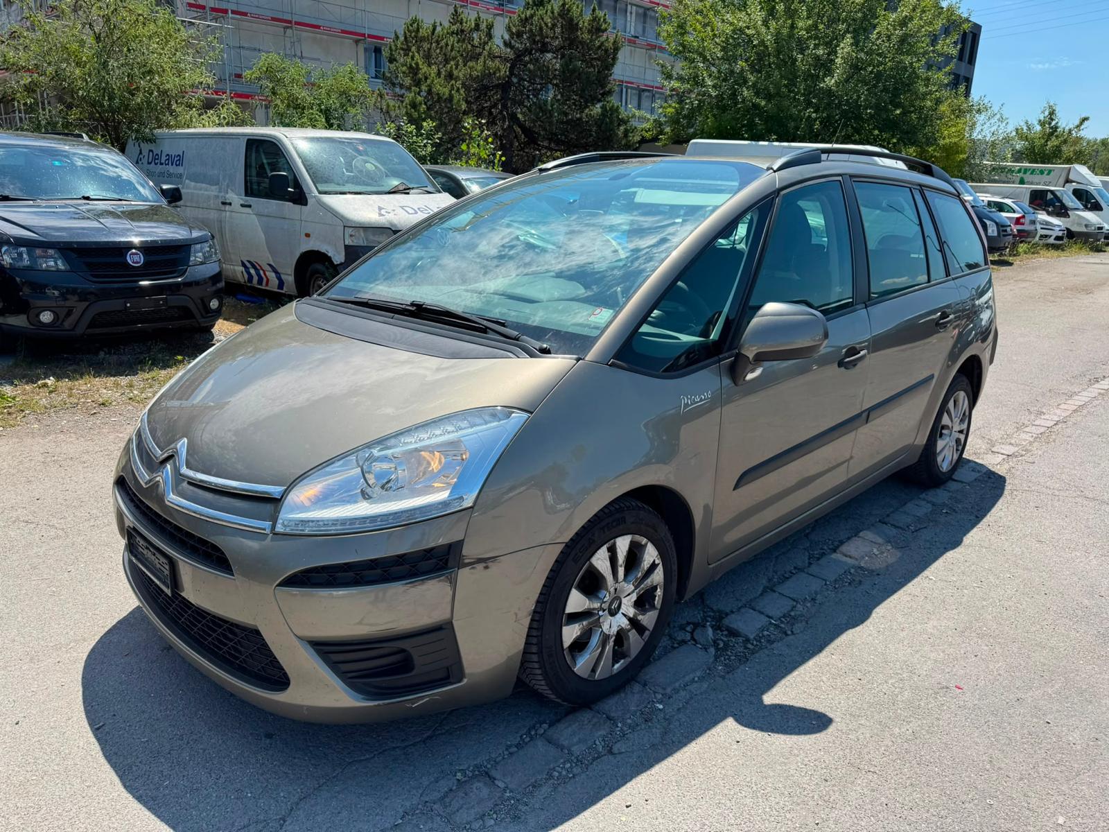 CITROEN Grand C4 Picasso 1.6 HDI 16V Séduction EGS6-image-2