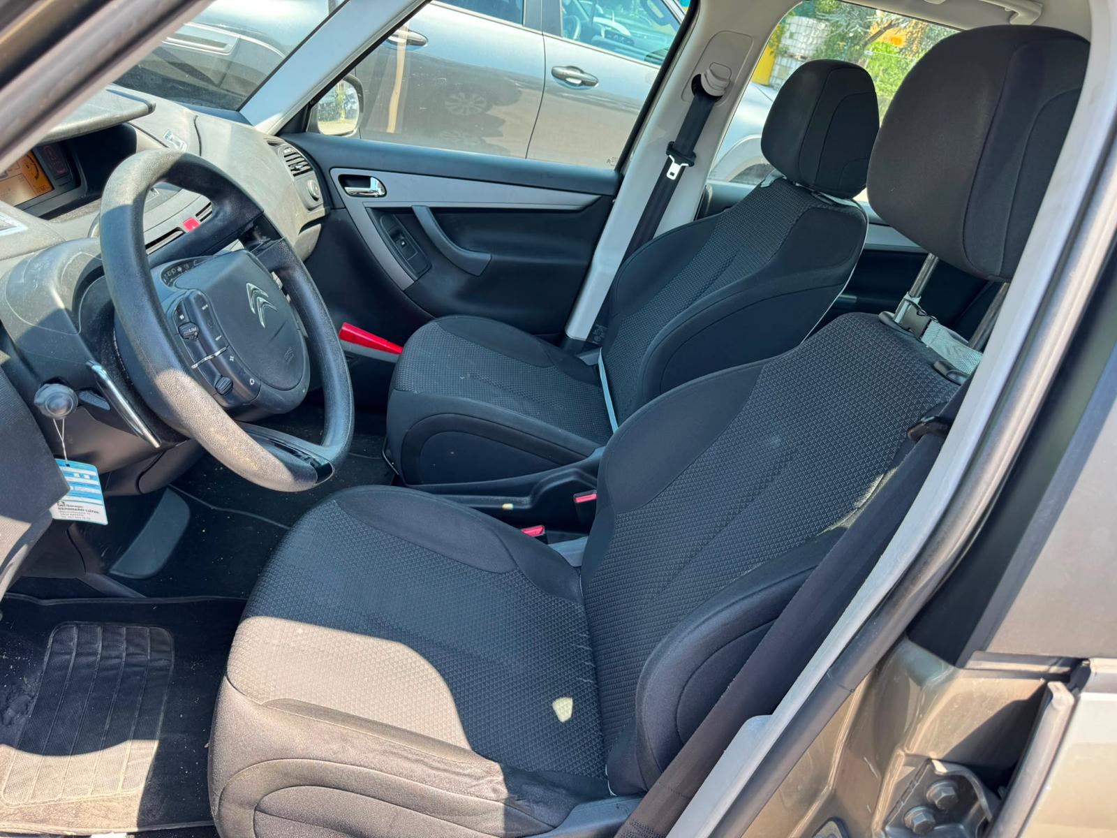 CITROEN Grand C4 Picasso 1.6 HDI 16V Séduction EGS6-image-6