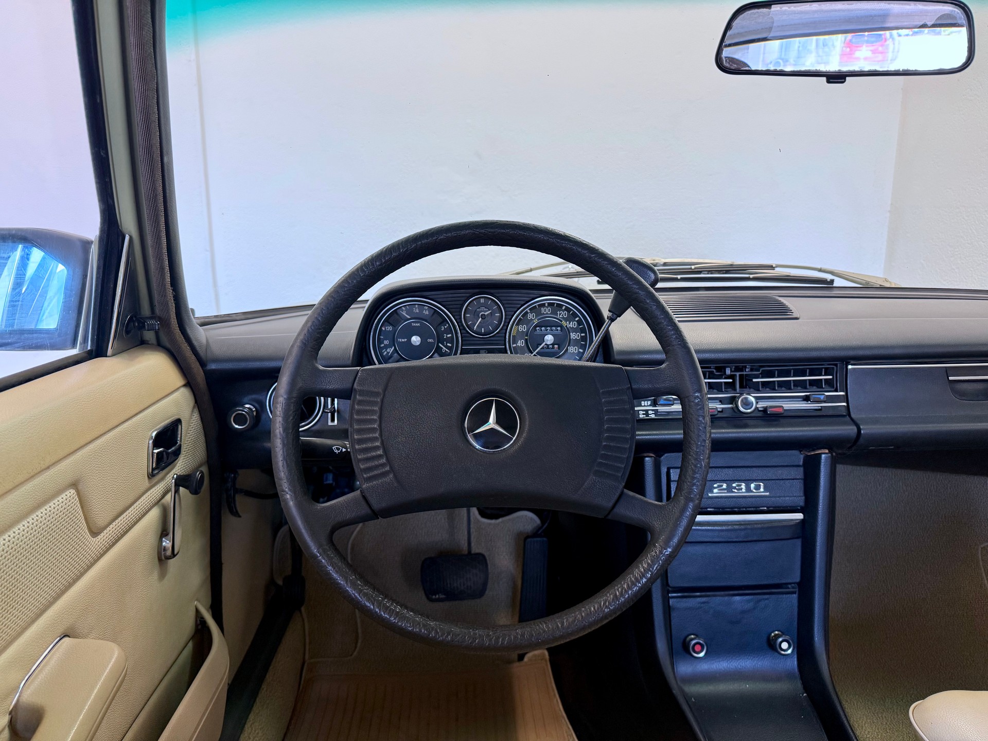 MERCEDES-BENZ .4-image-15