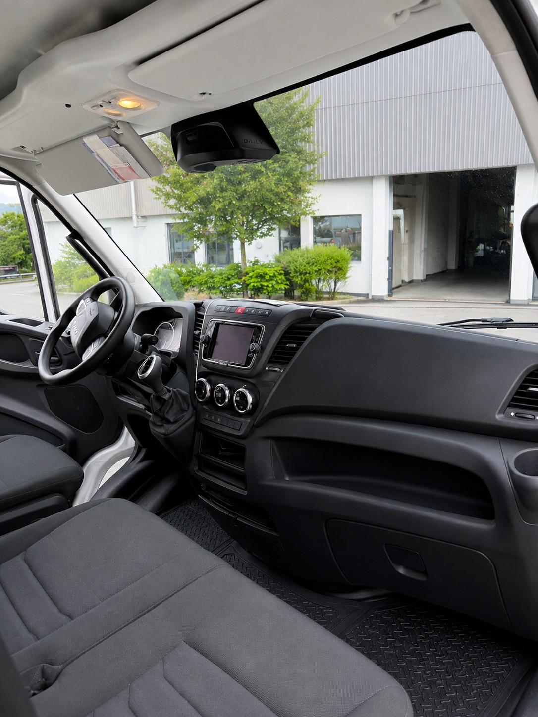 IVECO DAILY-image-4