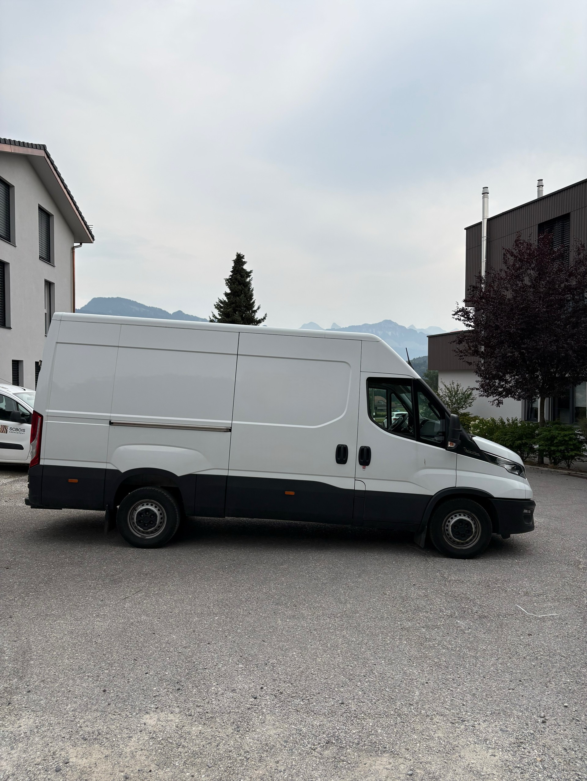 IVECO DAILY-image-2