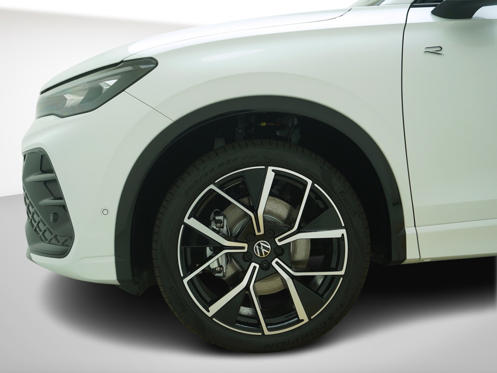 VW Tiguan 2.0 TSI R-Line 4Motion-image-9
