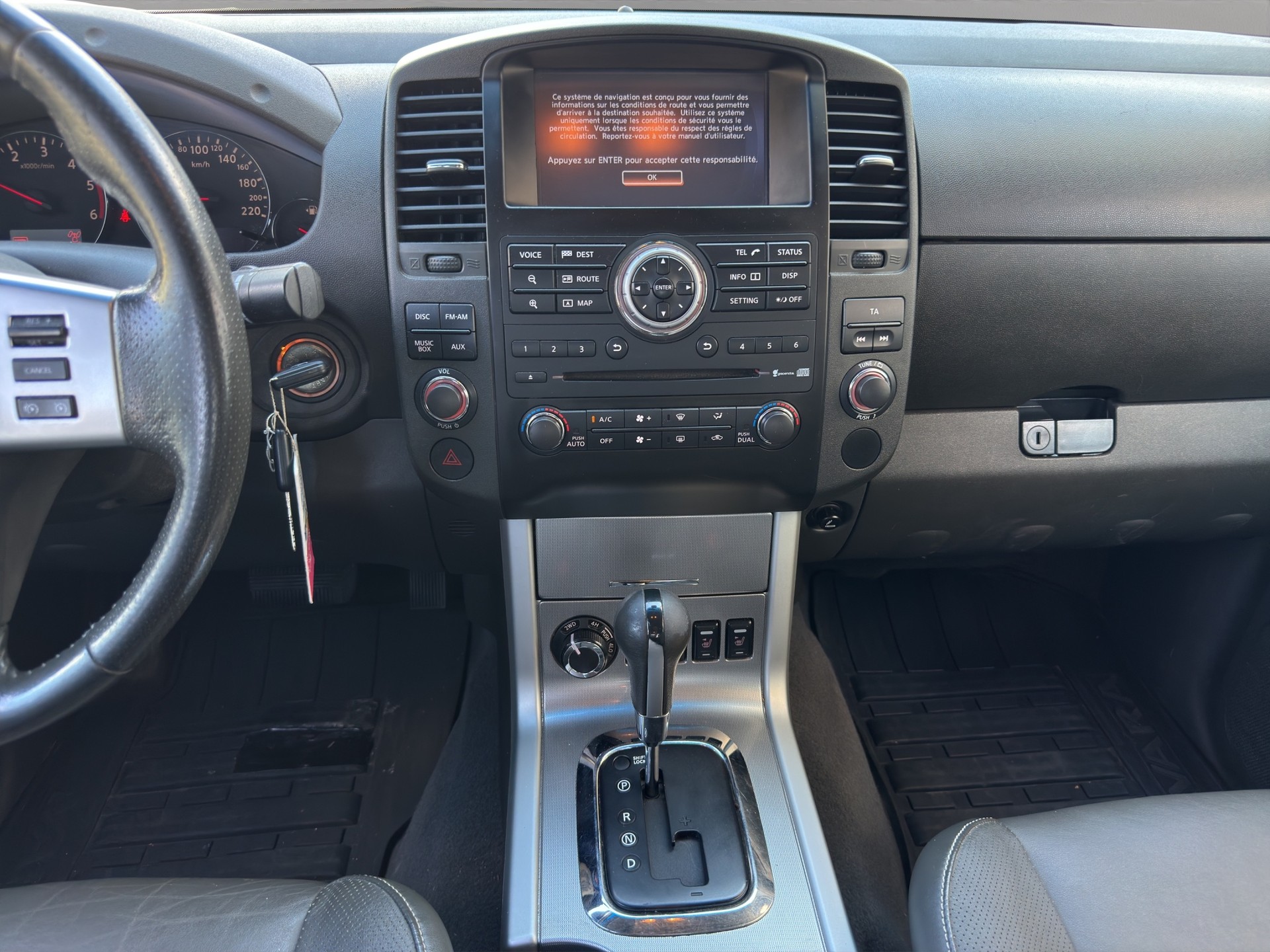 NISSAN Navara V6 Double Cab LE 3.0 dCi 4WD Automat-image-13