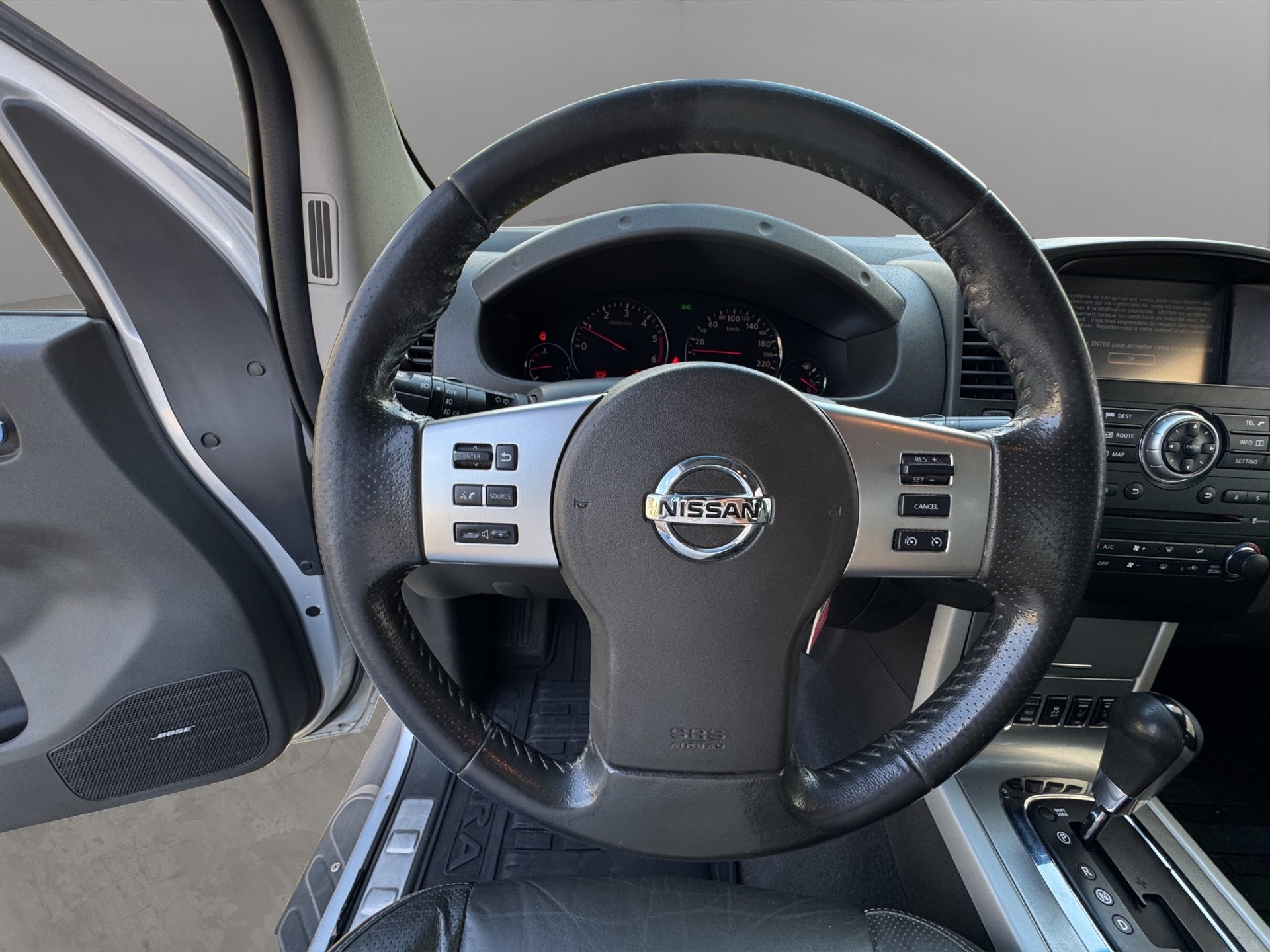 NISSAN Navara V6 Double Cab LE 3.0 dCi 4WD Automat-image-9