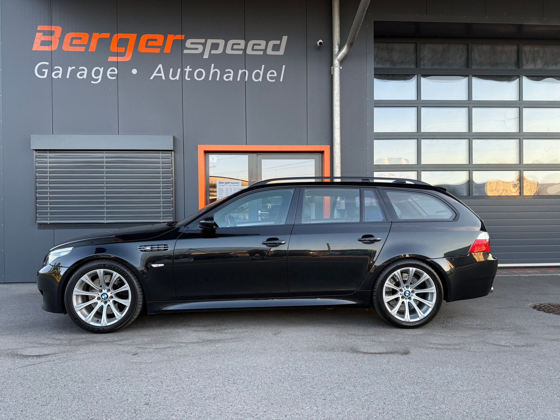 BMW M5 Touring-image-4