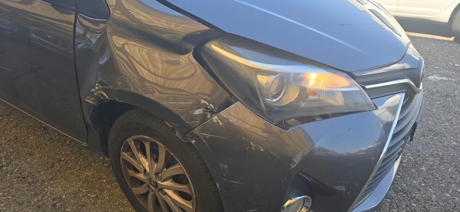 TOYOTA Yaris 1.33 Sol Premium-image-5