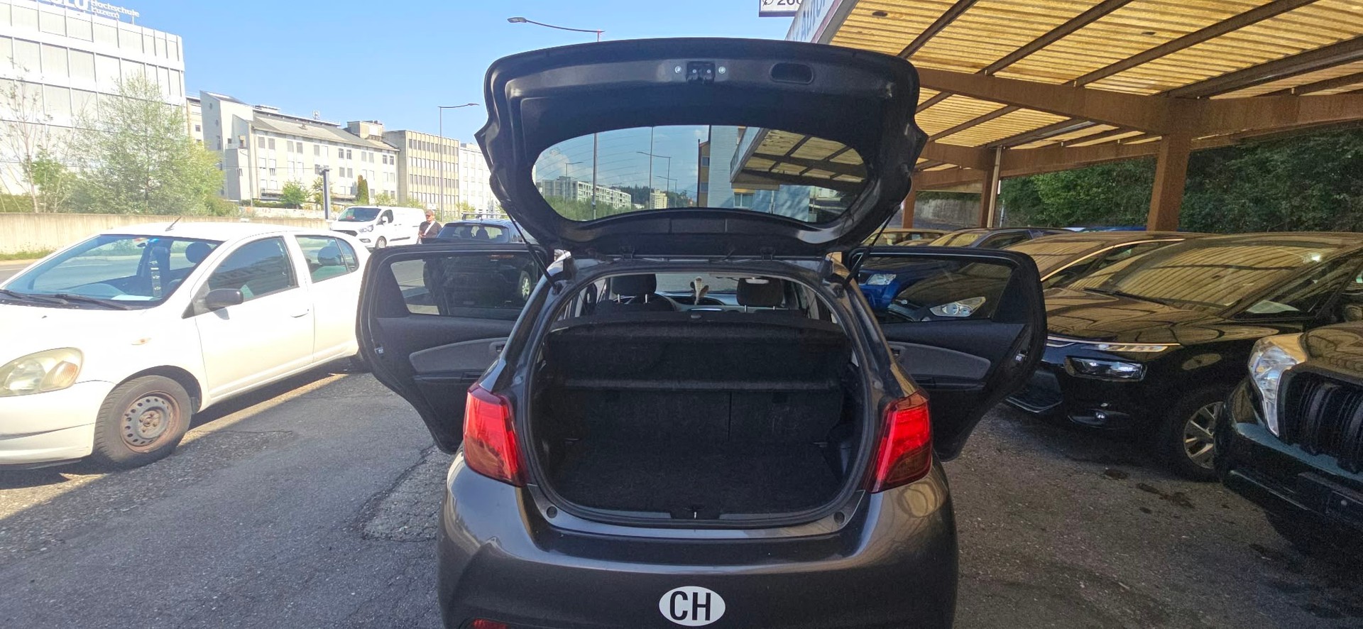 TOYOTA Yaris 1.33 Sol Premium-image-9