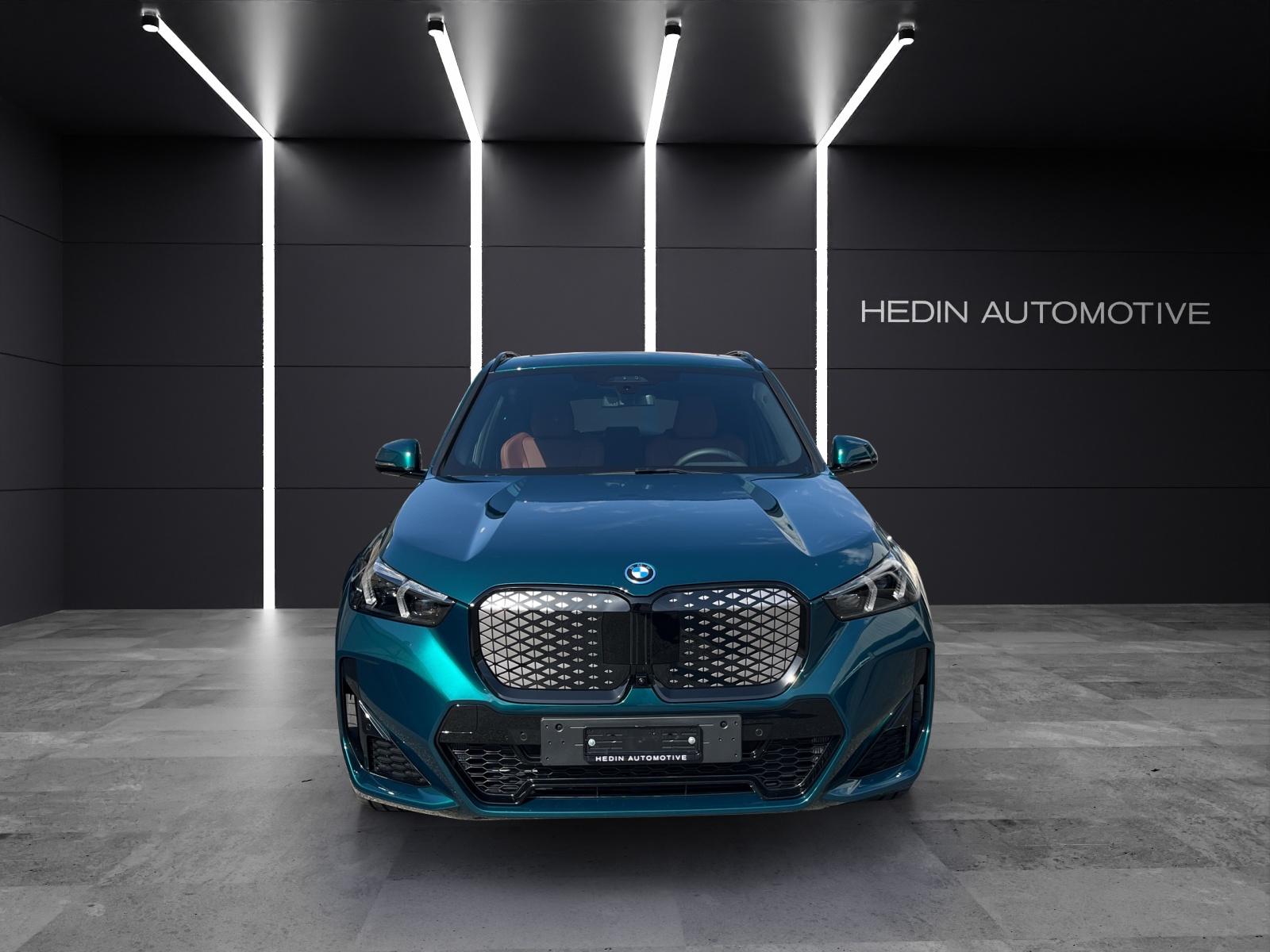 BMW iX1 30 xDrive-image-7