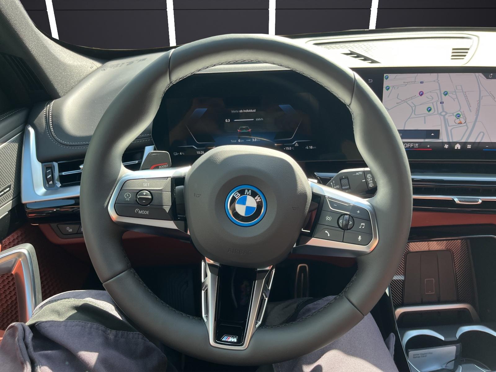 BMW iX1 30 xDrive-image-15