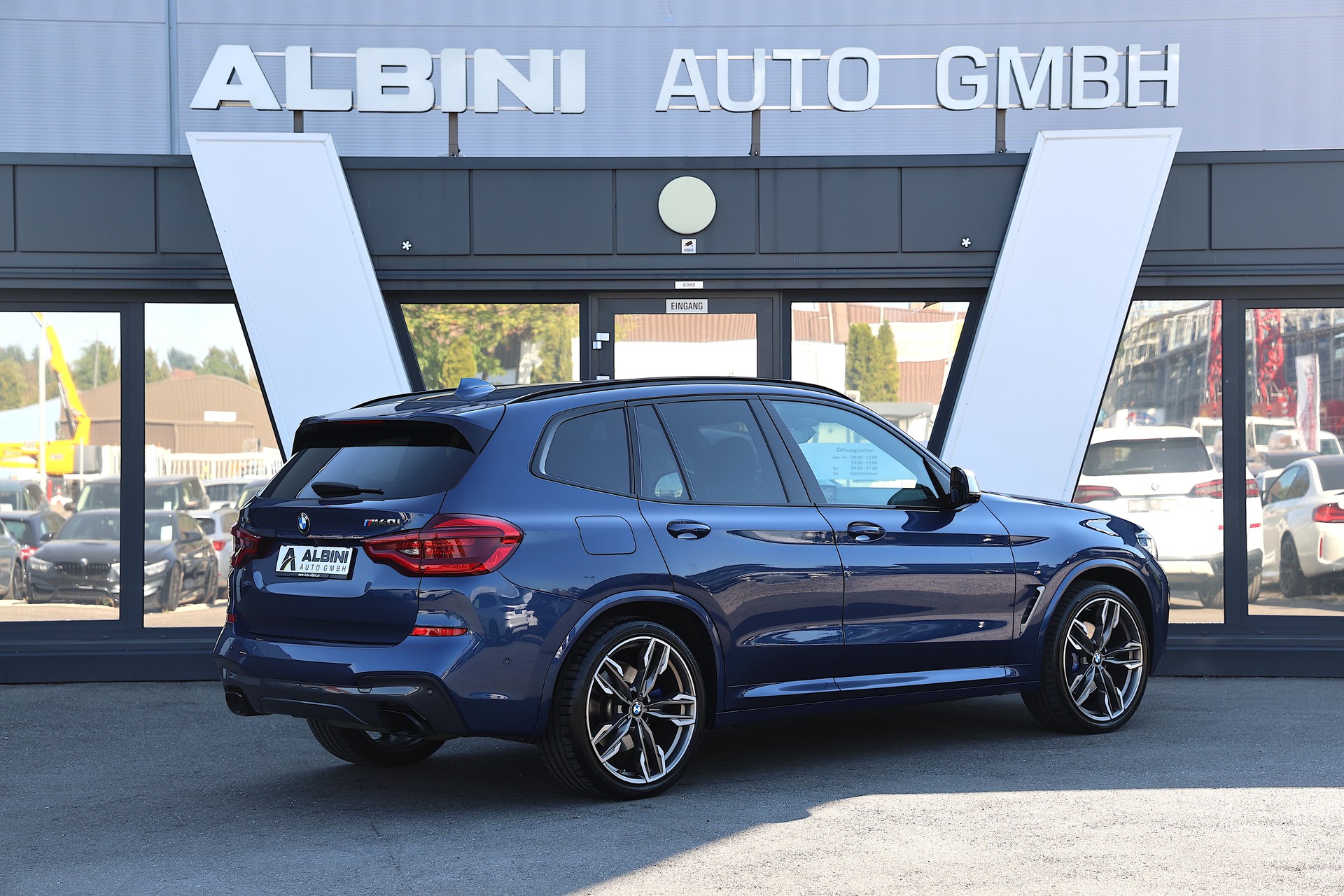 BMW X3 M40i-showroom-element-3
