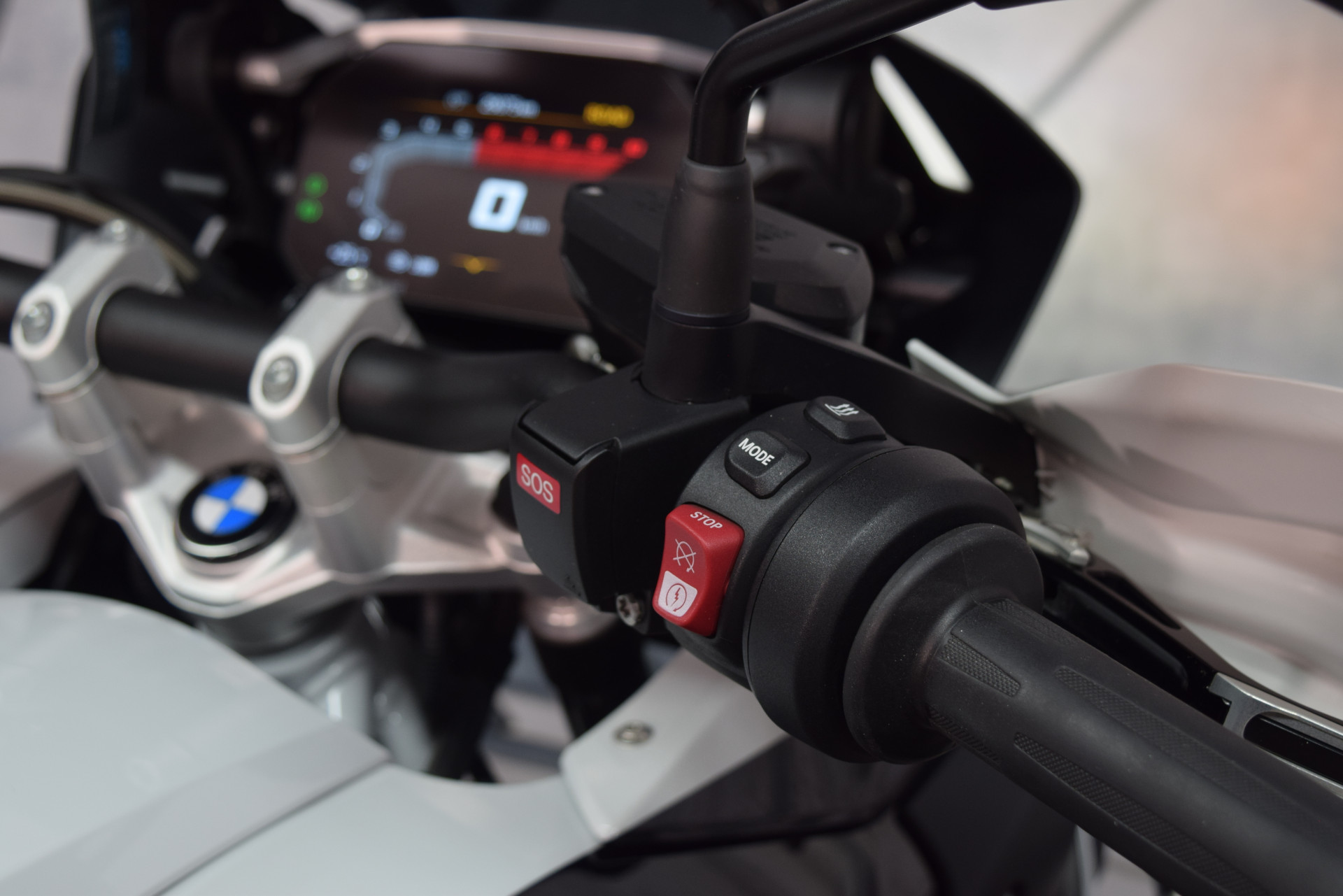 BMW R 1250 GS Trophy inkl. Akrapovic Komplettanlage-image-8