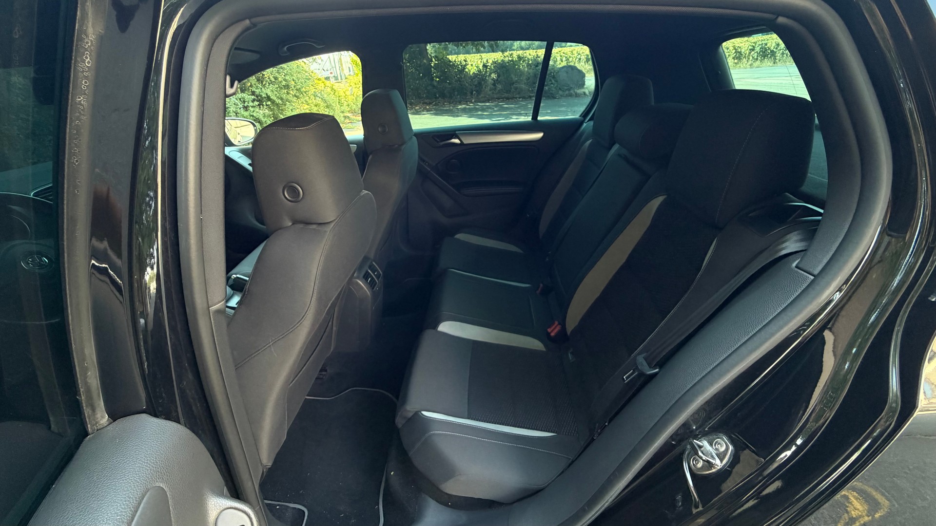 VW Golf 2.0 TSI R Team 4Motion-image-7