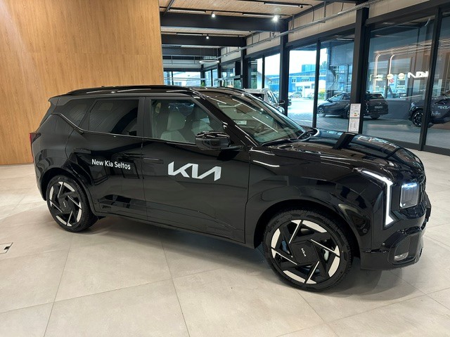 KIA Seltos 1.6 T-GDi GT-Line-image-2