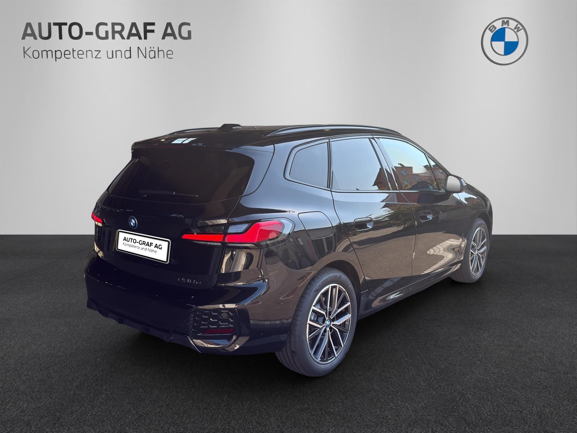 BMW 230e xDrive Active Tourer M Sport Edition-image-4