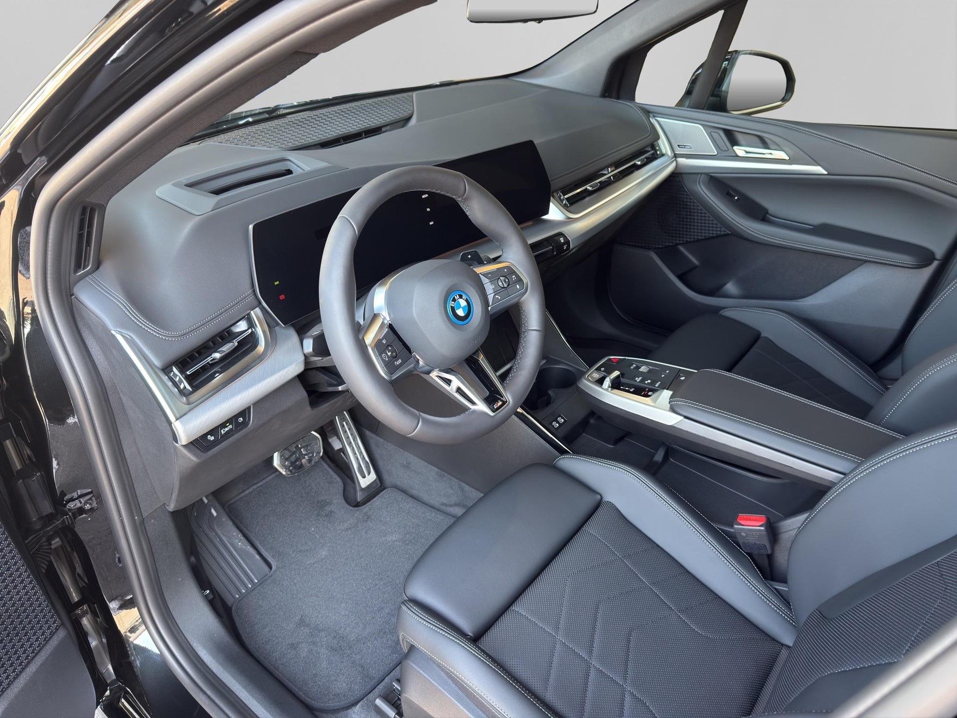 BMW 230e xDrive Active Tourer M Sport Edition-image-10