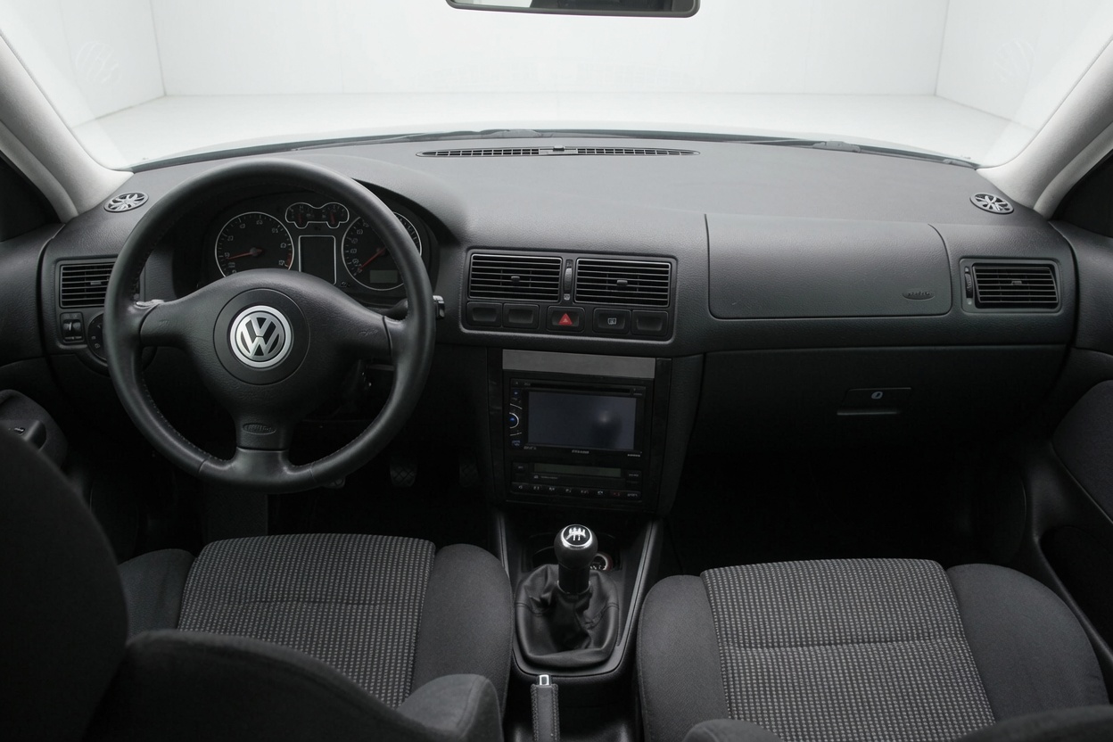 VW Golf 1.8 T GTI RS Edition-image-9