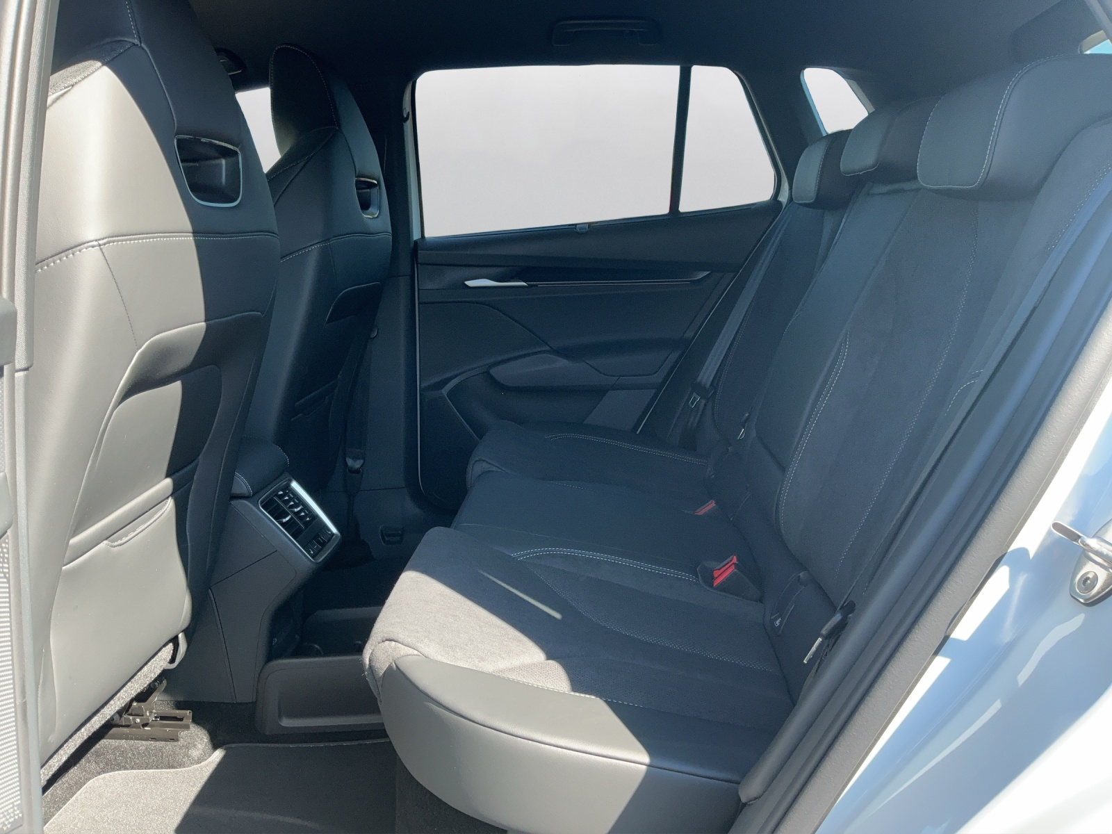 SKODA Elroq 85x Sportline 4x4-image-10
