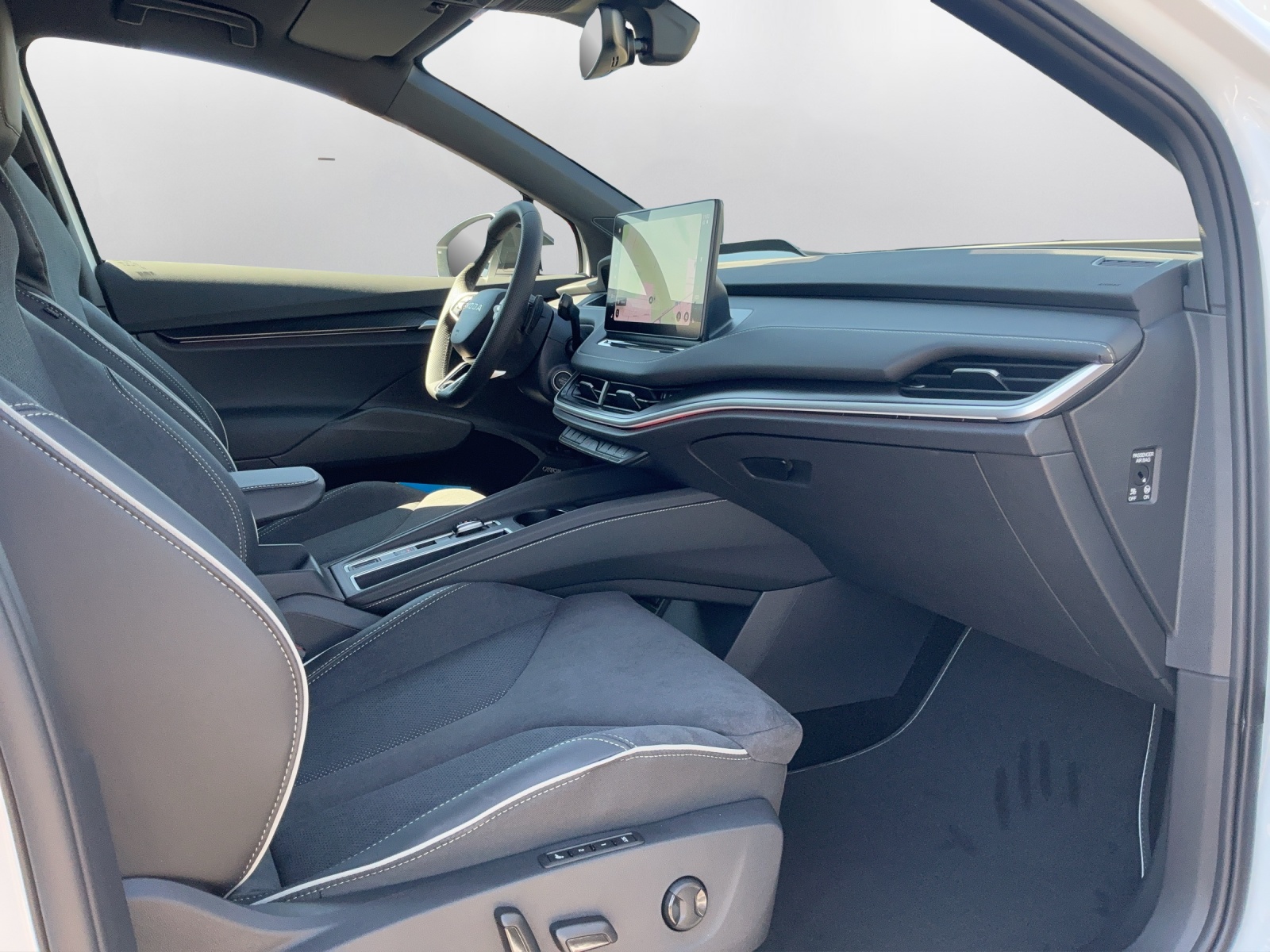 SKODA Elroq 85x Sportline 4x4-image-13