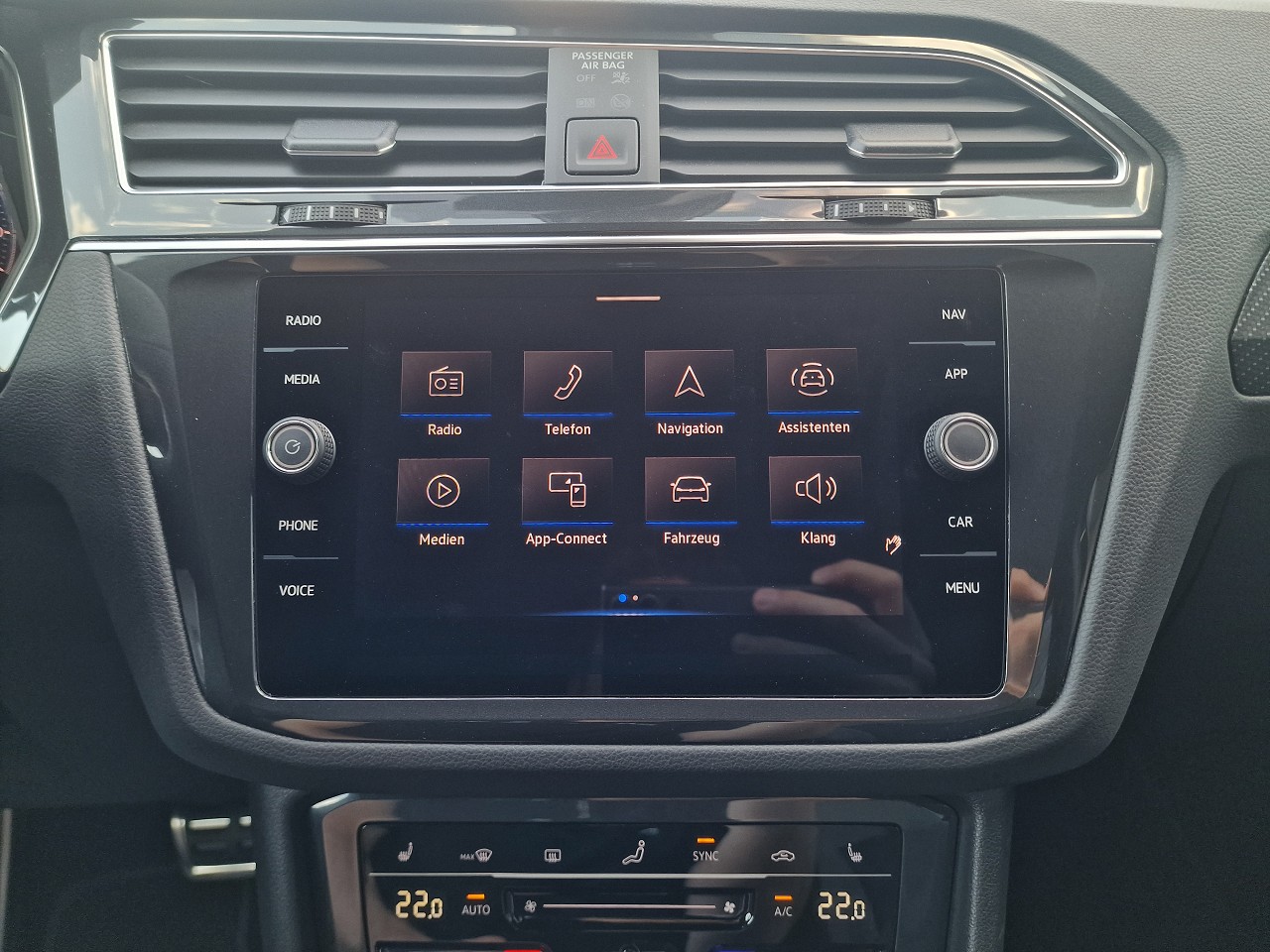 VW Tiguan 2.0TSI R 4Motion DSG-image-18