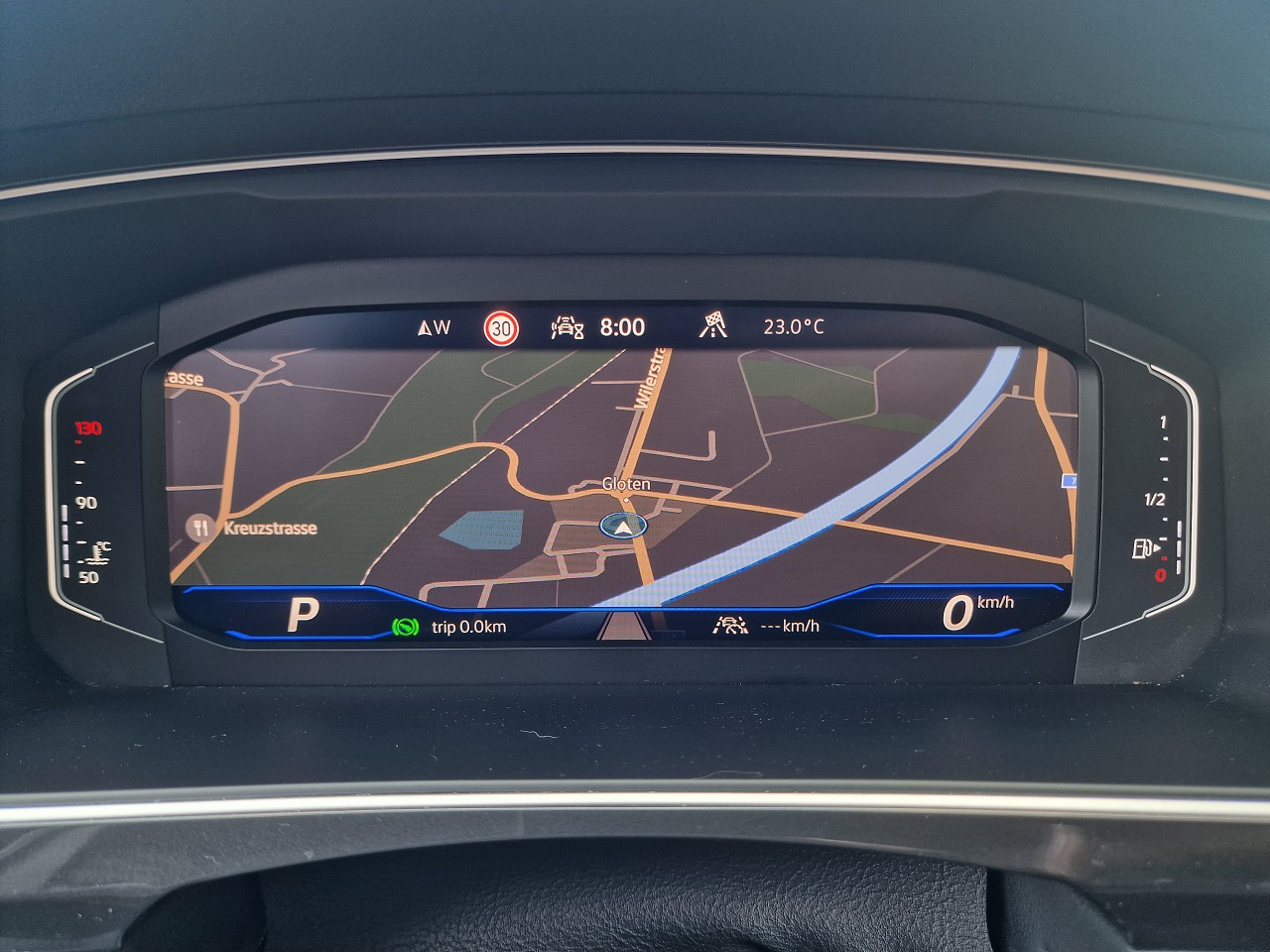 VW Tiguan 2.0TSI R 4Motion DSG-image-16