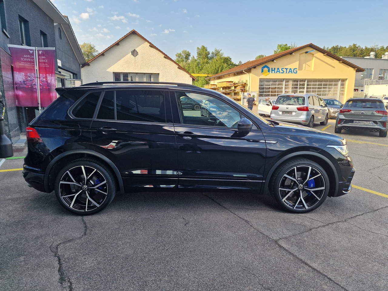 VW Tiguan 2.0TSI R 4Motion DSG-image-6