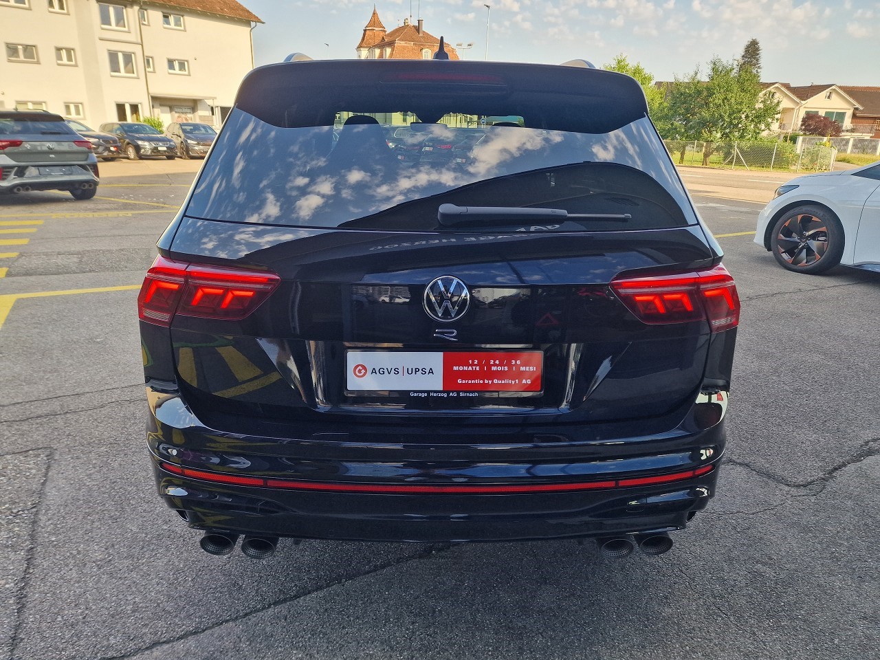 VW Tiguan 2.0TSI R 4Motion DSG-image-4