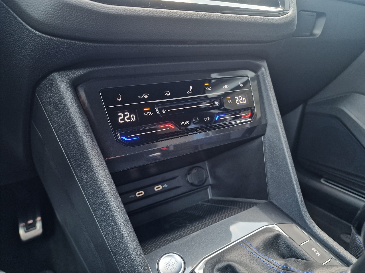 VW Tiguan 2.0TSI R 4Motion DSG-image-25