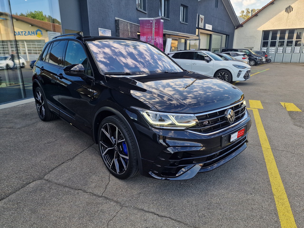 VW Tiguan 2.0TSI R 4Motion DSG-image-7