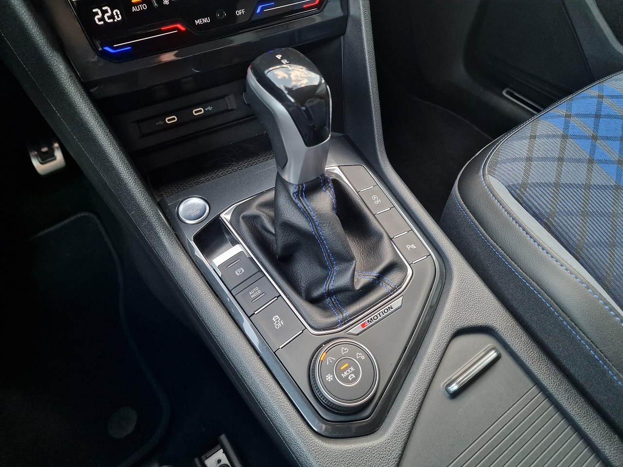 VW Tiguan 2.0TSI R 4Motion DSG-image-26