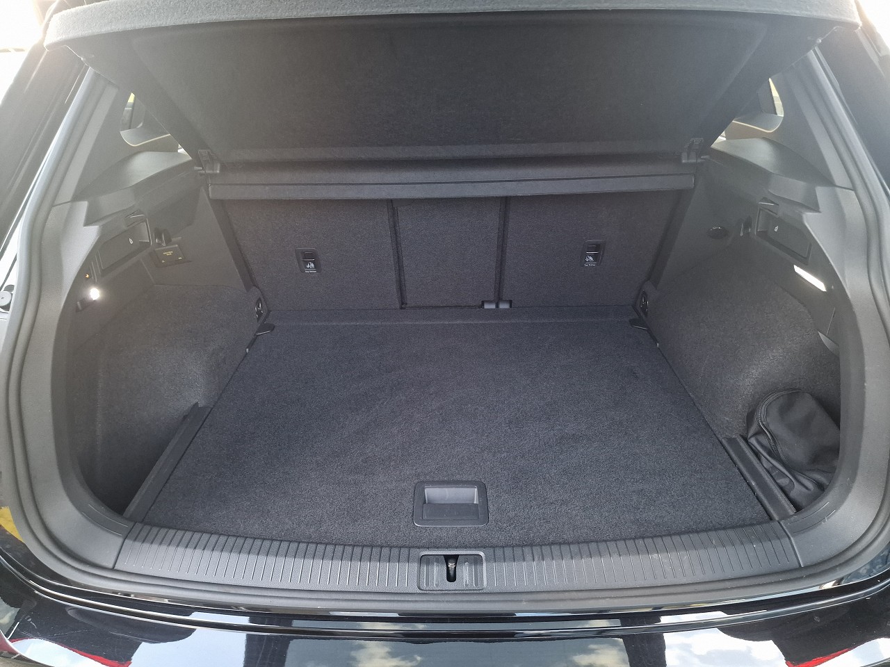 VW Tiguan 2.0TSI R 4Motion DSG-image-28