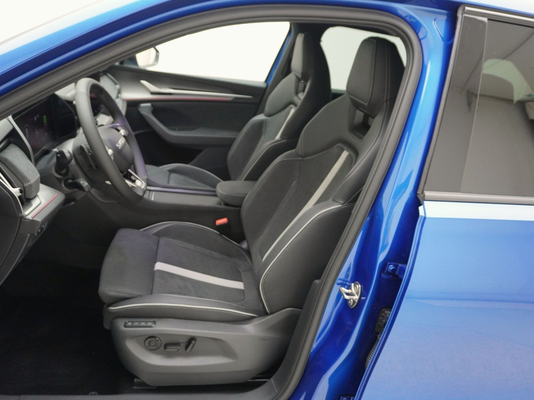 SKODA Kodiaq 2.0 TDI Sportline-image-12