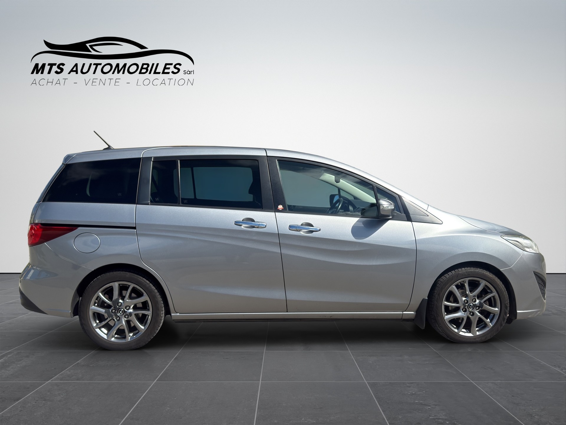 MAZDA 5 2.0 16V Voila ma Suisse Edition+-image-6