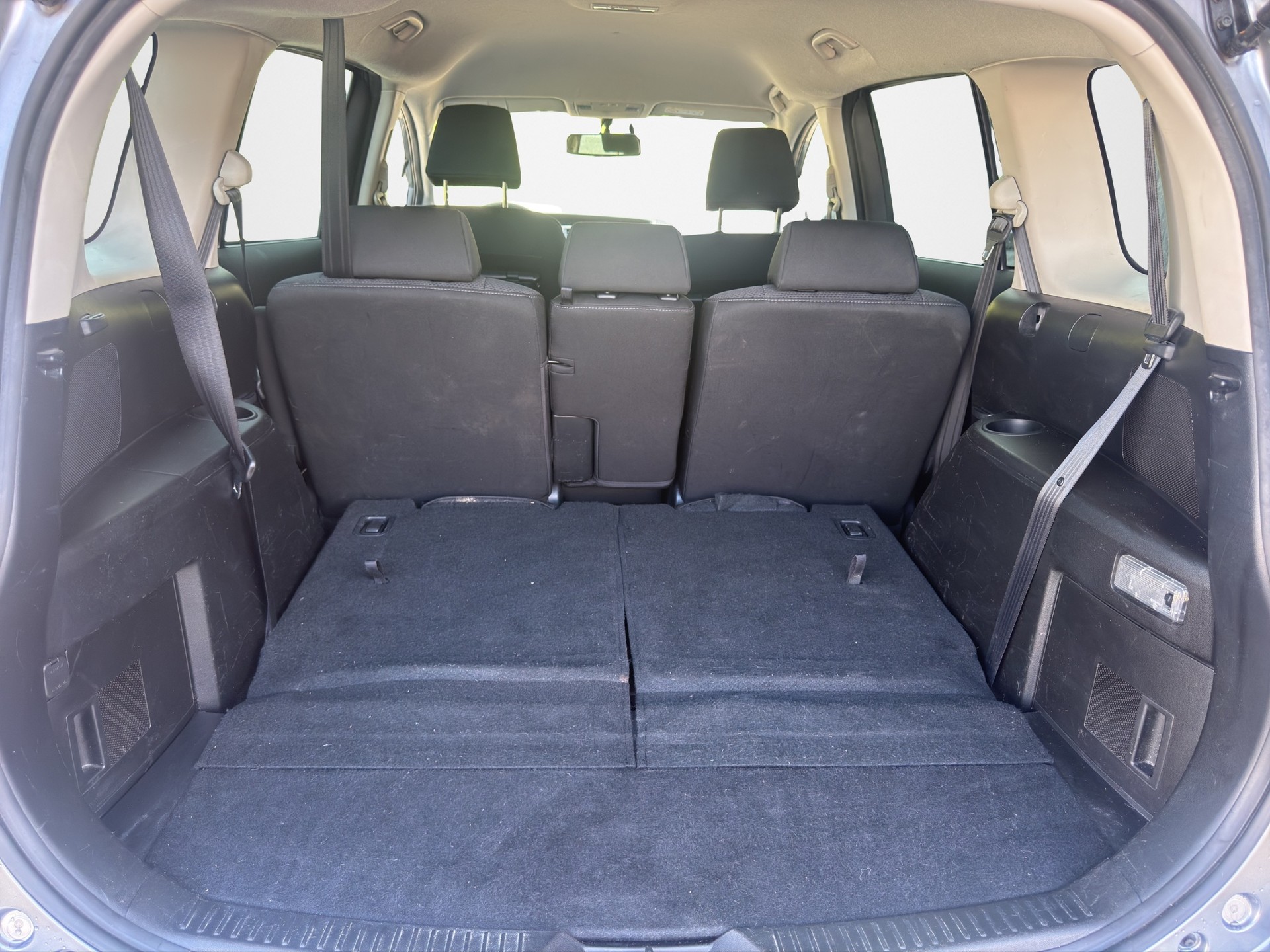 MAZDA 5 2.0 16V Voila ma Suisse Edition+-image-11