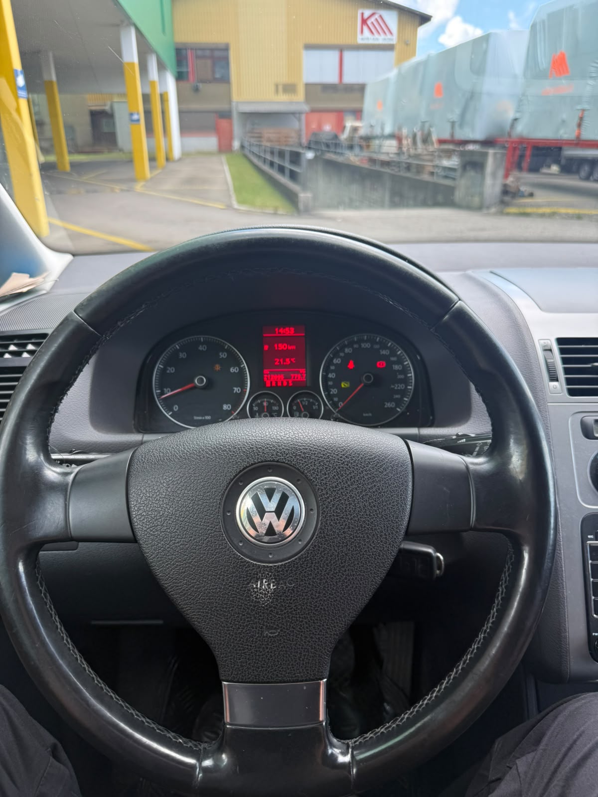 VW Touran 1.4 TSI Highline DSG-image-11