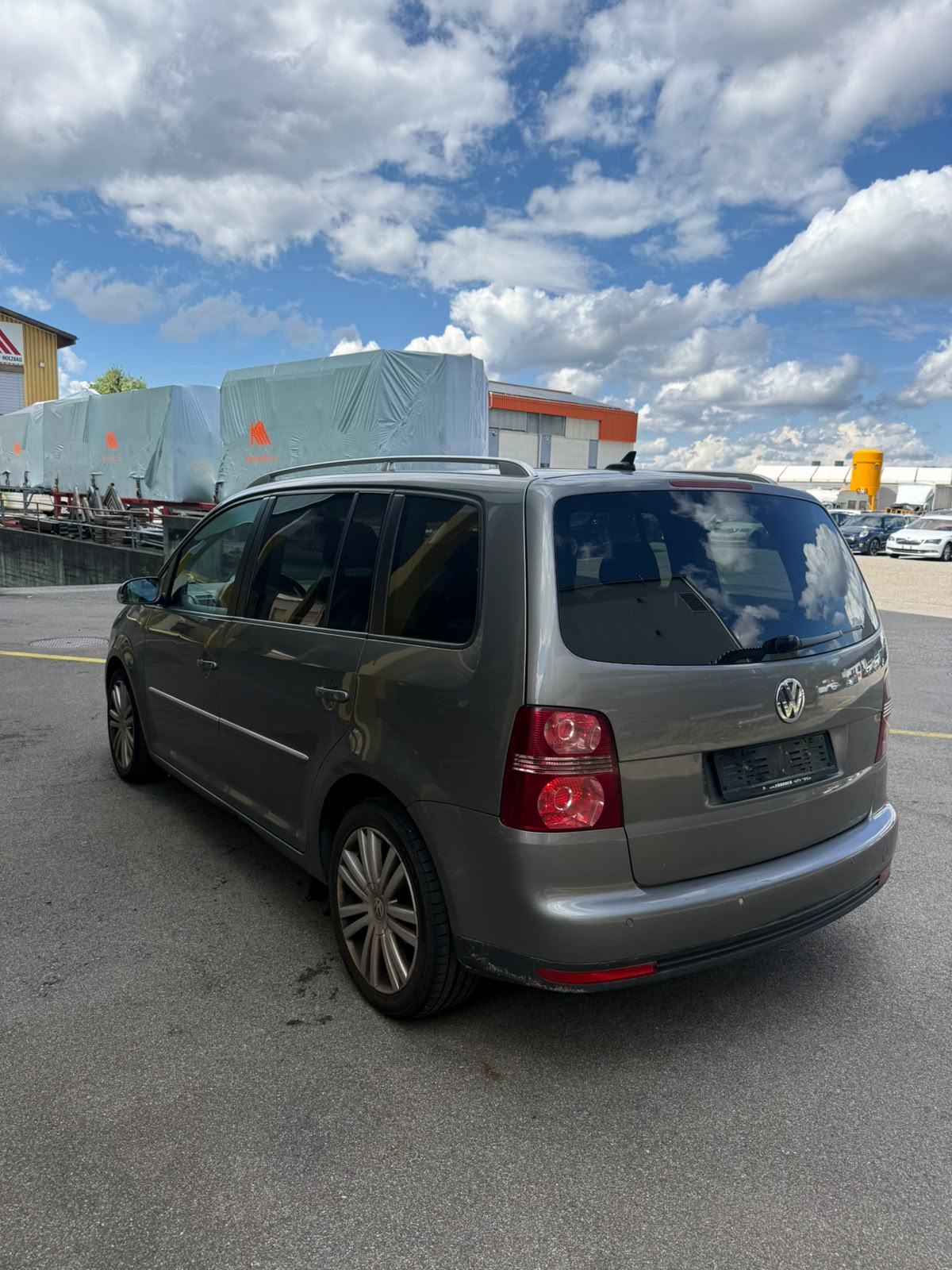 VW Touran 1.4 TSI Highline DSG-image-4