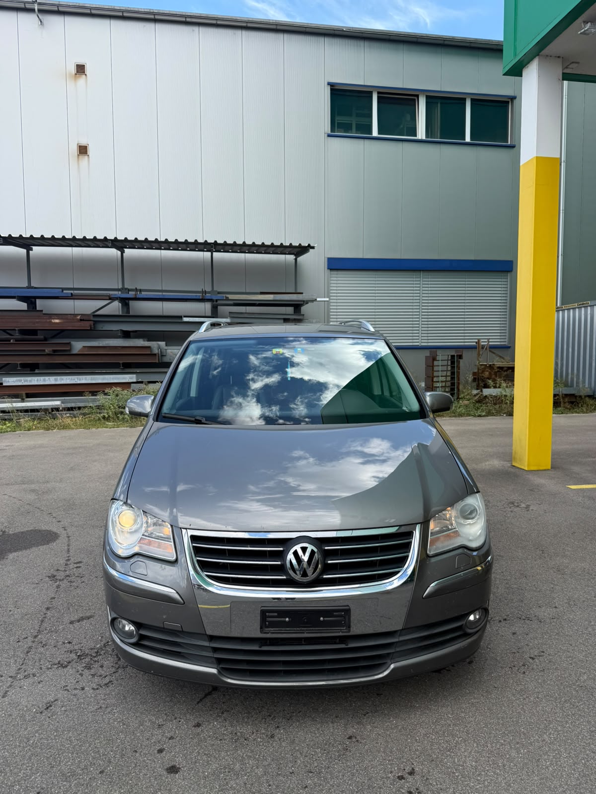VW Touran 1.4 TSI Highline DSG-image-1