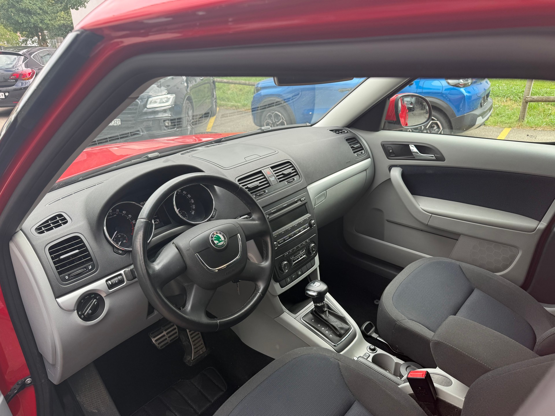 SKODA Yeti 2.0 TDI Ambition 4x4 DSG-image-7