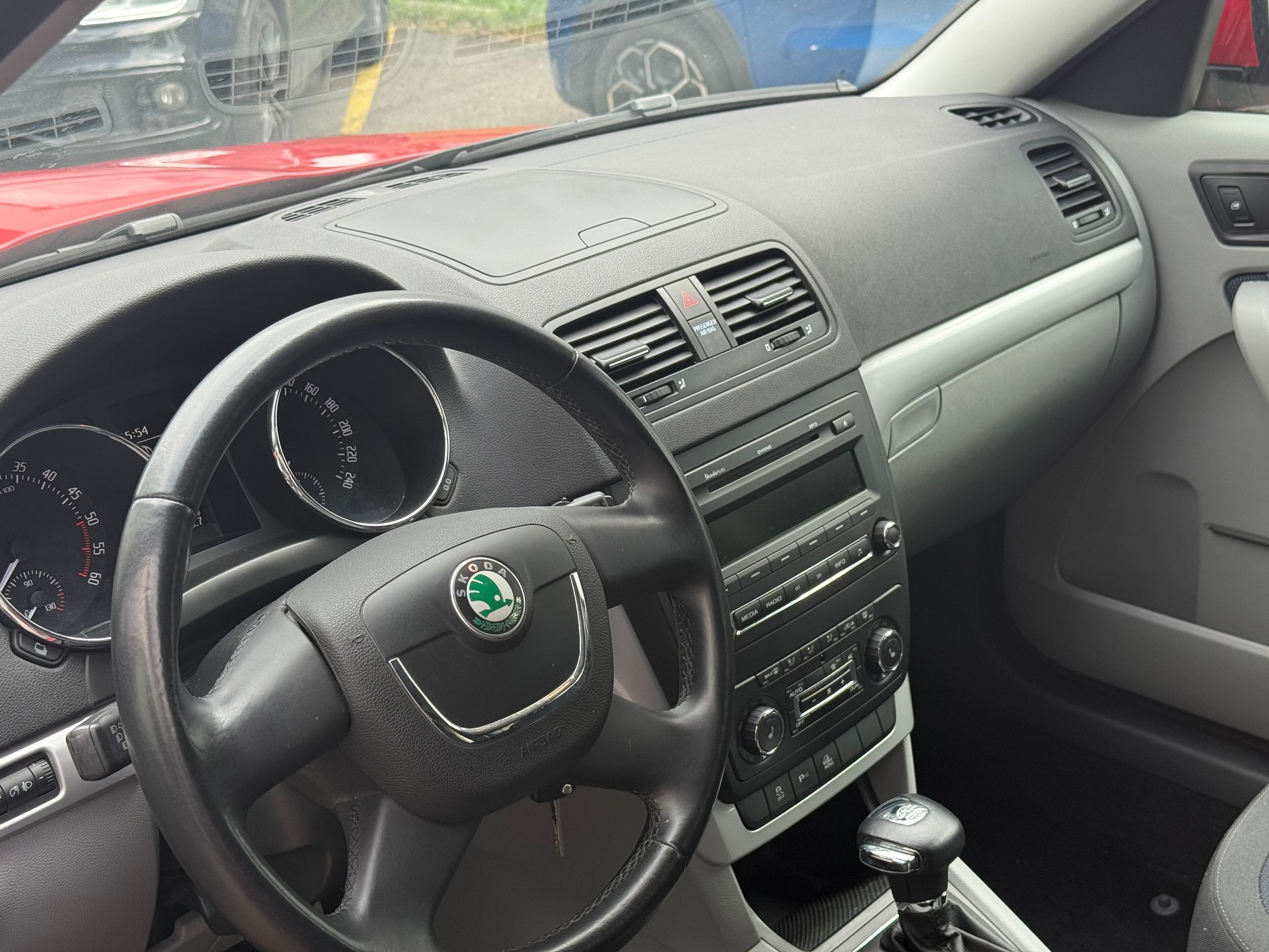 SKODA Yeti 2.0 TDI Ambition 4x4 DSG-image-6