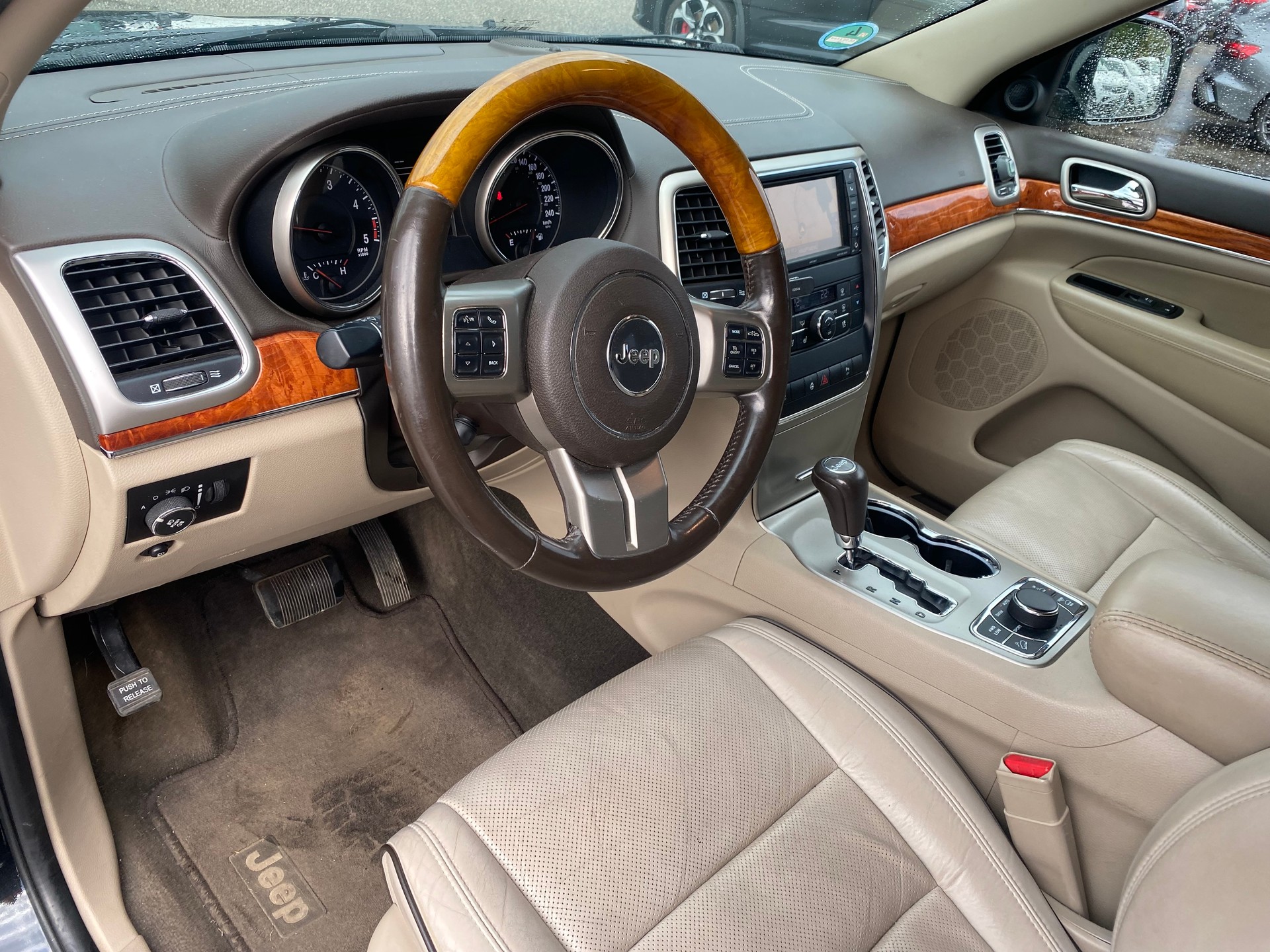 JEEP Grand Cherokee 3.0 CRD Overland Automatic-image-4