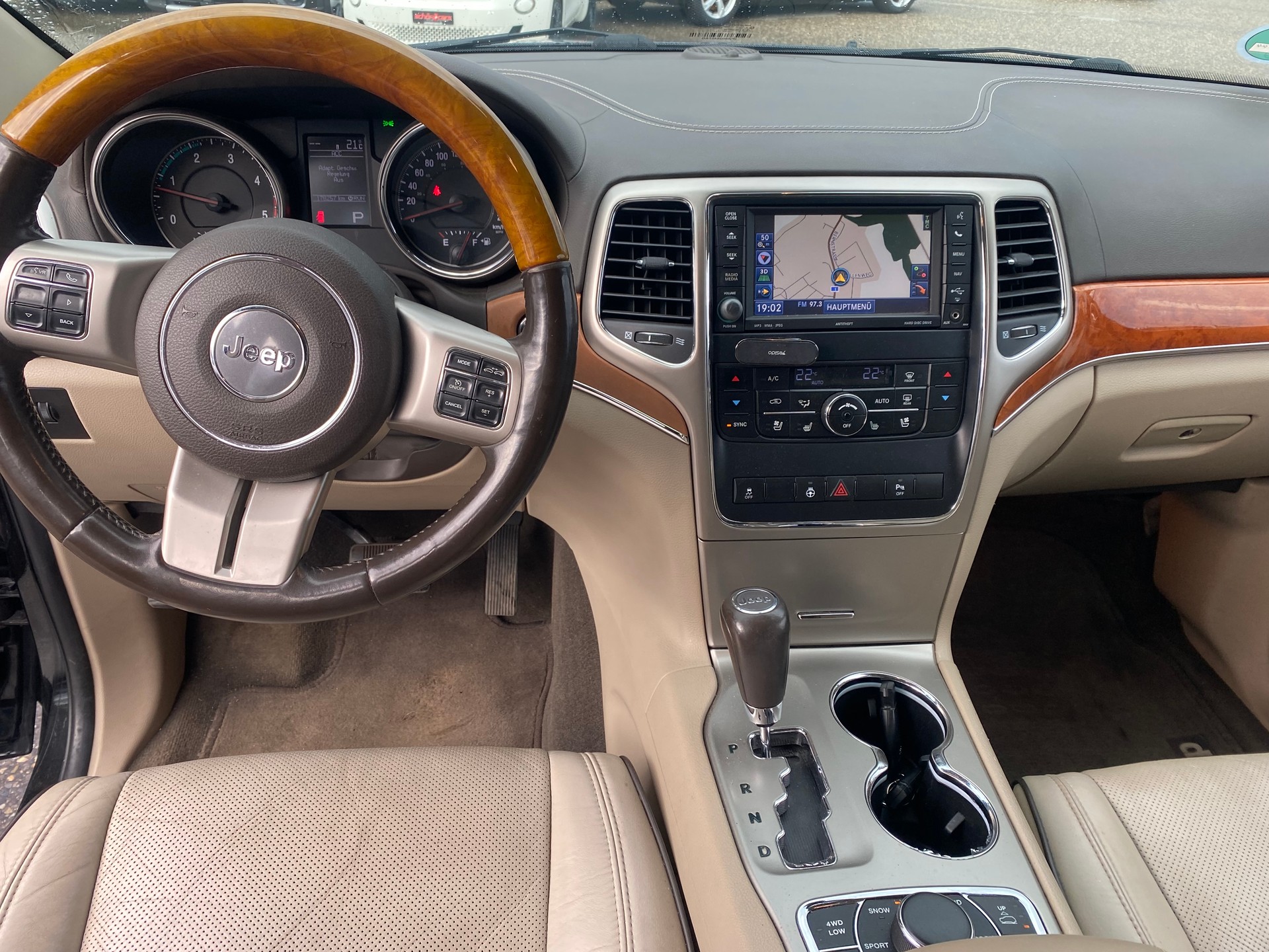 JEEP Grand Cherokee 3.0 CRD Overland Automatic-image-6